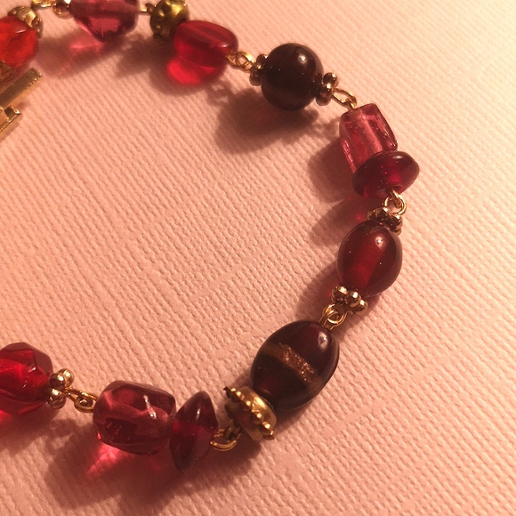 Glass bead bracelet and earring set - Picture 4 of 6